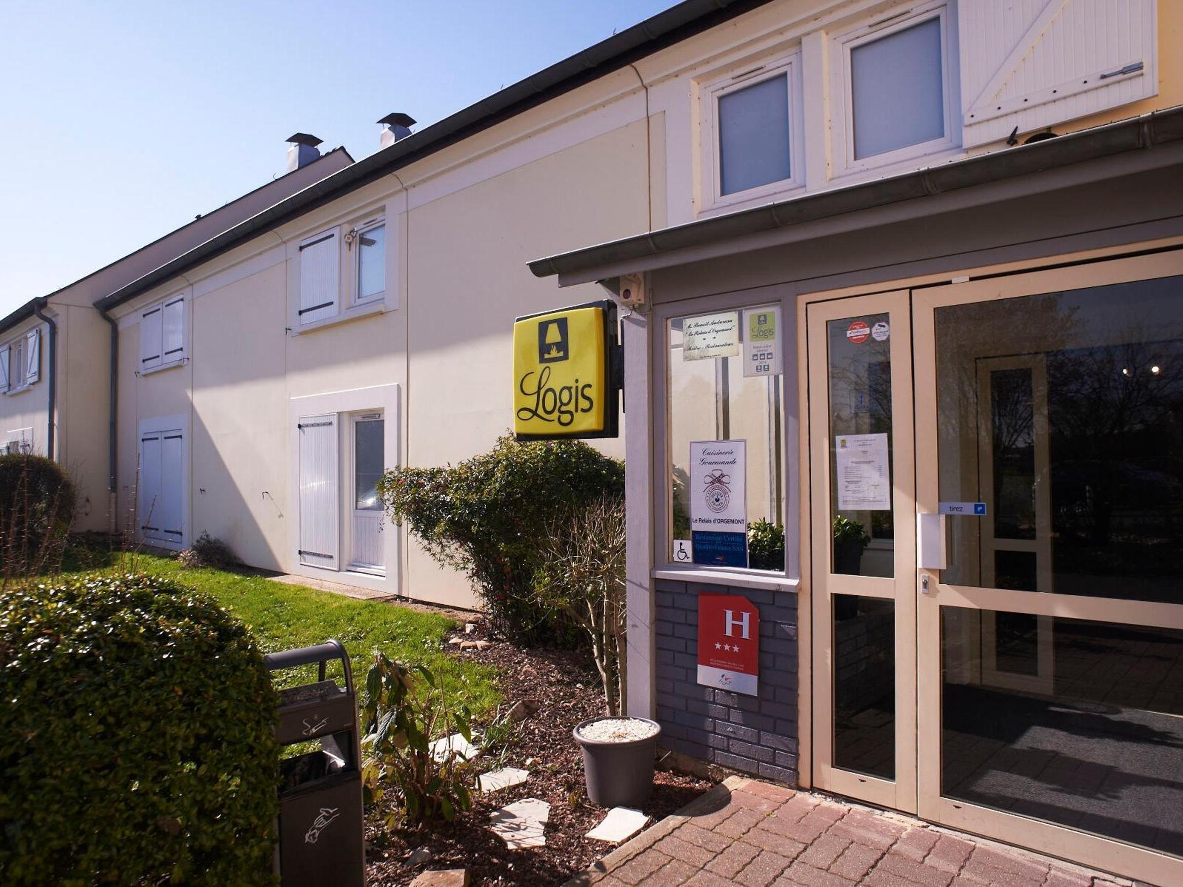 Logis Hotel Angers Sud Exterior foto